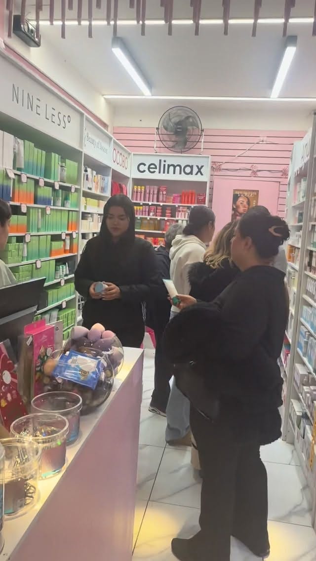 Post 2 by Stefano makeup on Instagram (video)