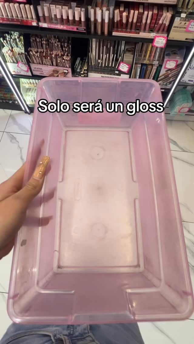 Post 7 by Stefano makeup on Instagram (video)