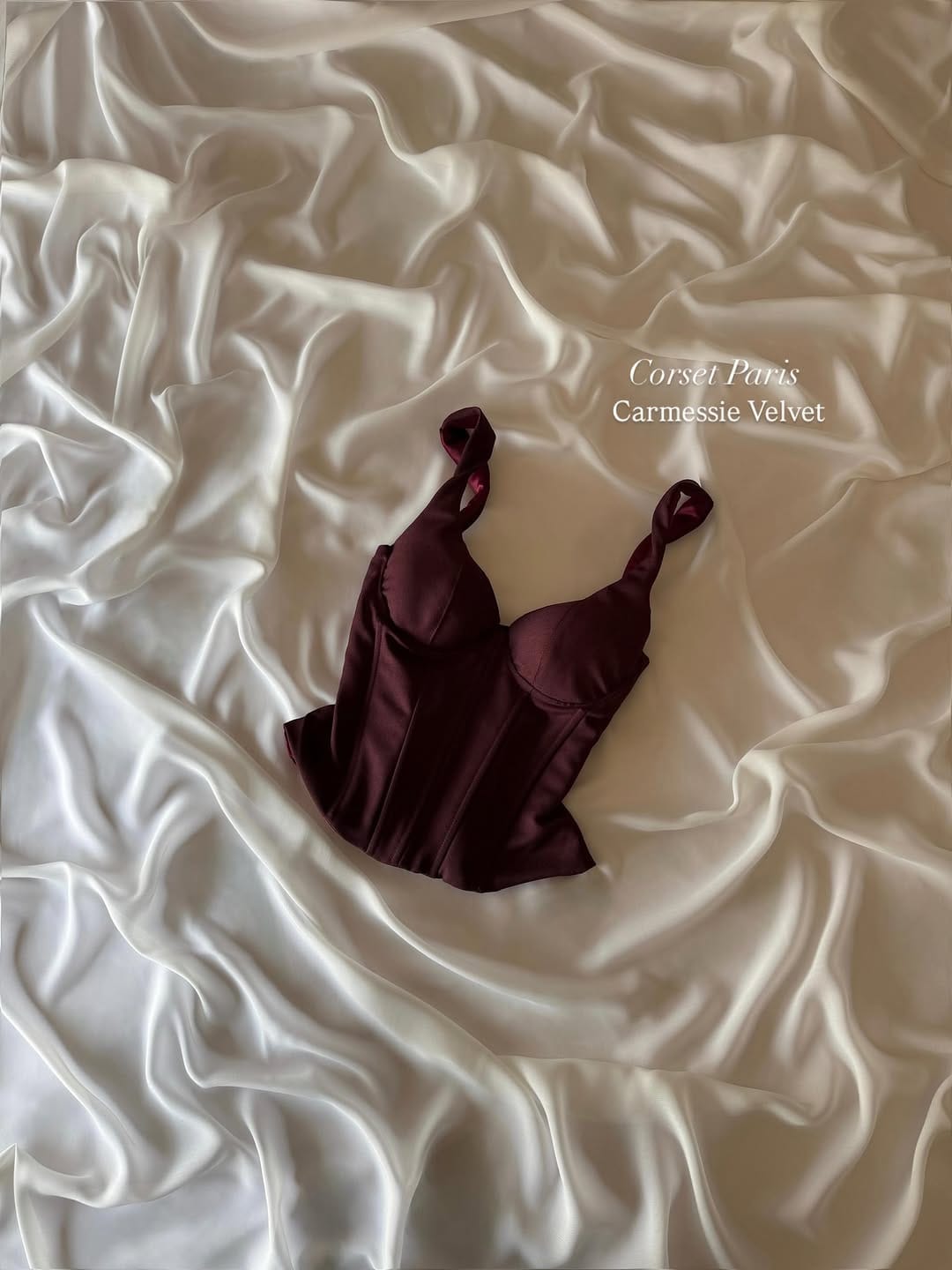 Post 2 by 𝗖𝗔𝗥𝗠𝗘𝗦𝗦𝗜𝗘 on Instagram (carousel)