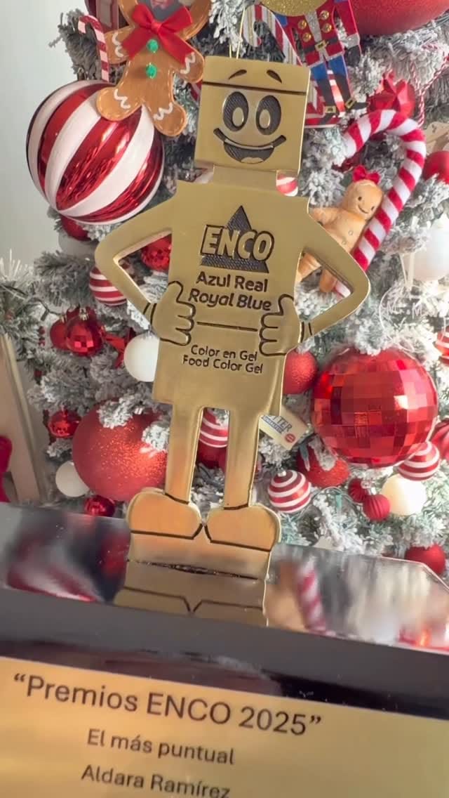 Post 3 by Súkkar. | Custom Sugar Cookies by Aldara on Instagram (video)
