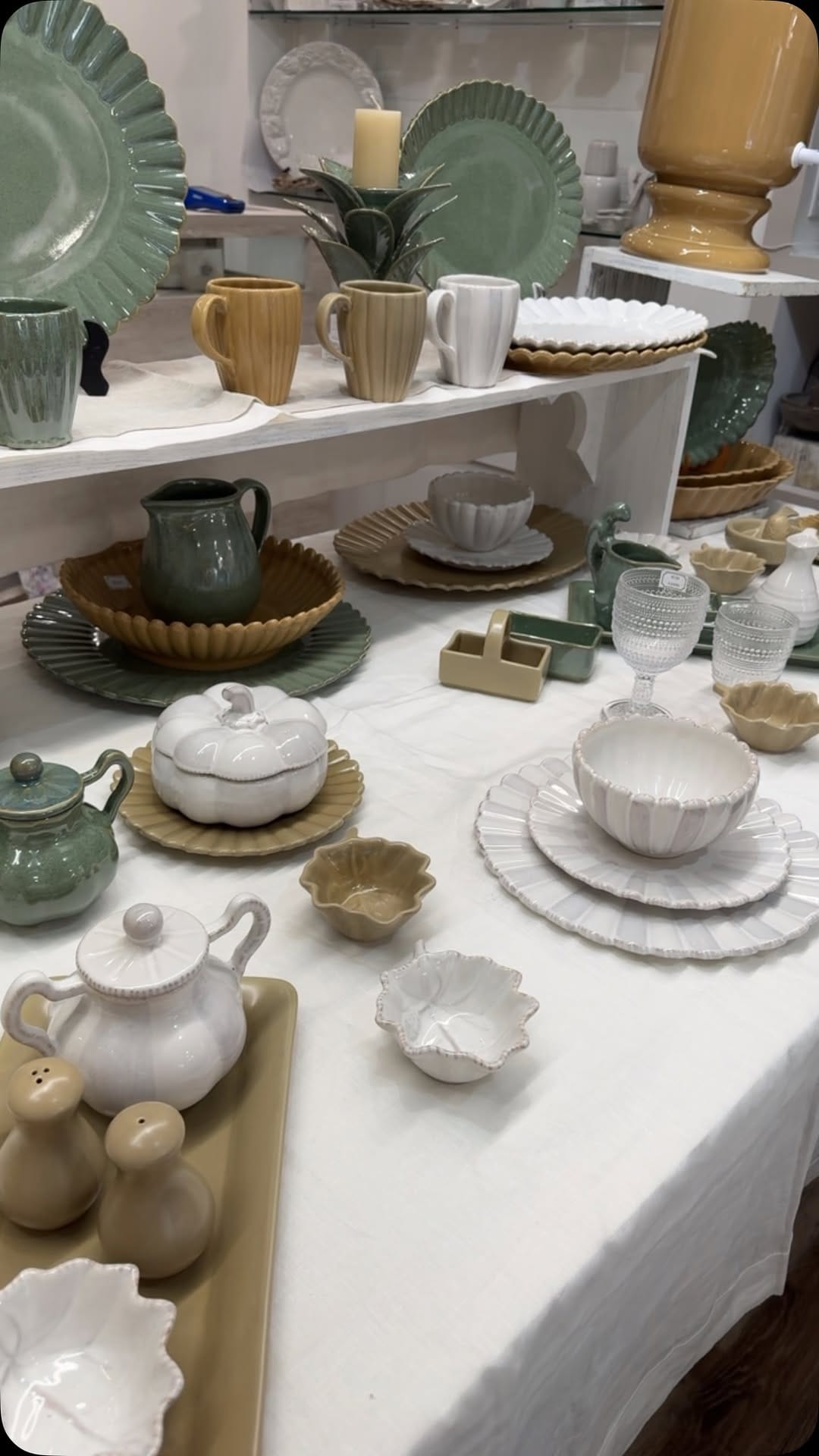 Post 6 by Ceramica Estanzuela on Instagram (video)