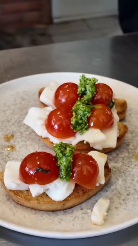 Post 8 by FratelliPizzaLeña on Instagram (video)