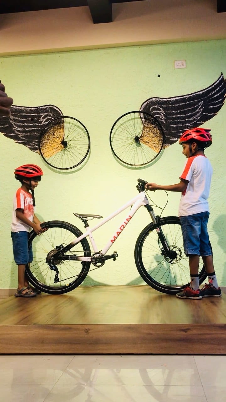 Post 9 by Velodrome Bicycles on Instagram (video)