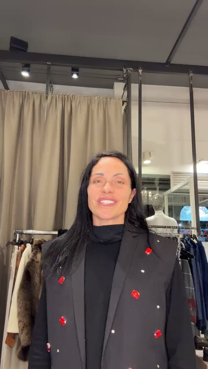 Post 2 by Glam Firenze on Instagram (video)