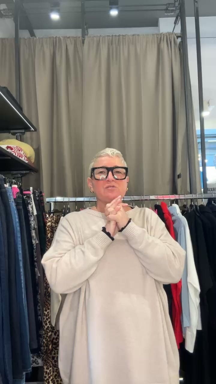Post 5 by Glam Firenze on Instagram (video)