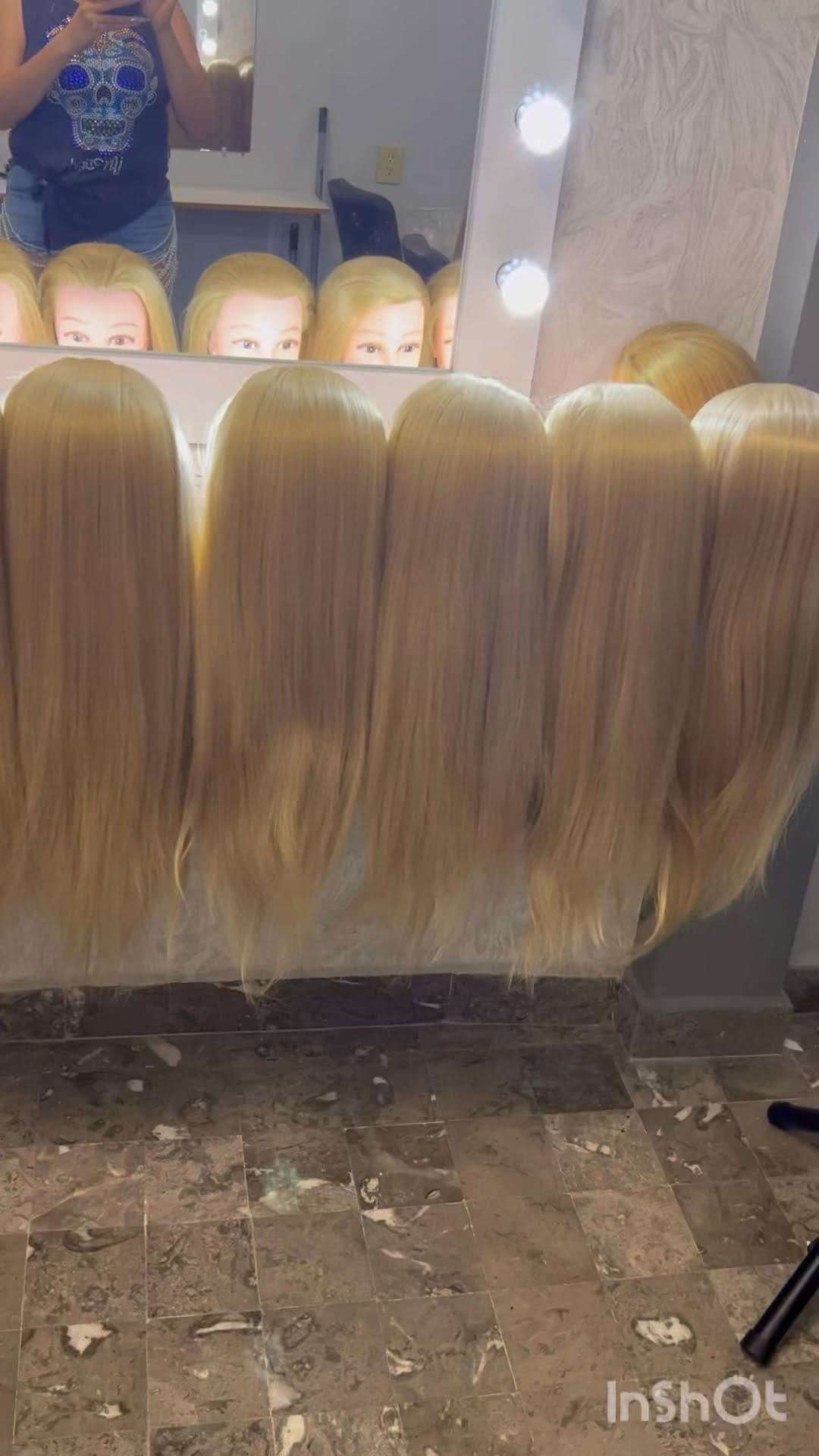 Post 5 by Lily Vega on Instagram (video)