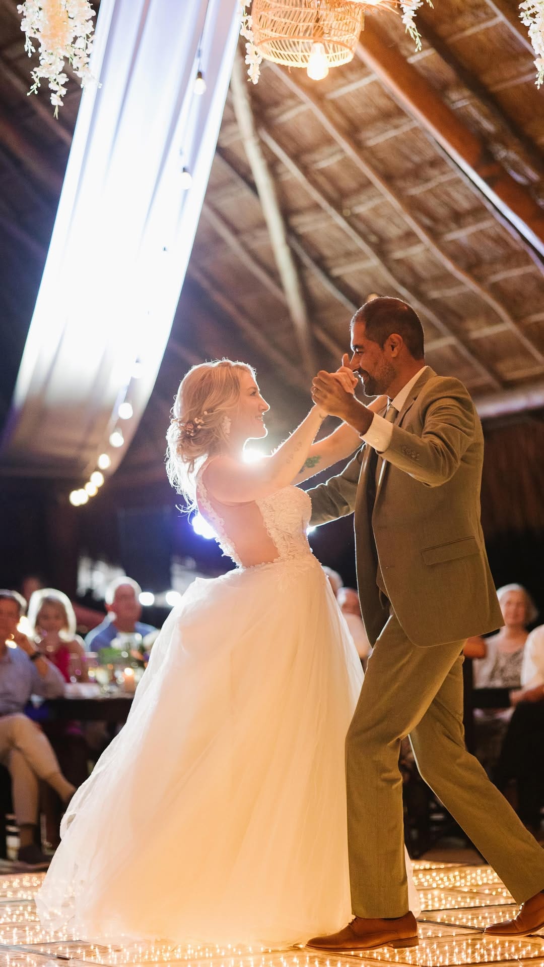 Post 5 by Cancun Wedding Makeup & Hairstylist on Instagram (video)