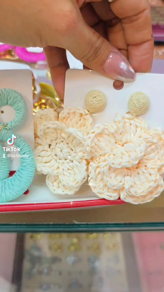 Post 1 by BO! TRENDY JEWELRY ACCESORIOS Y JOYERÍA EN TENDENCIA on Instagram (video)