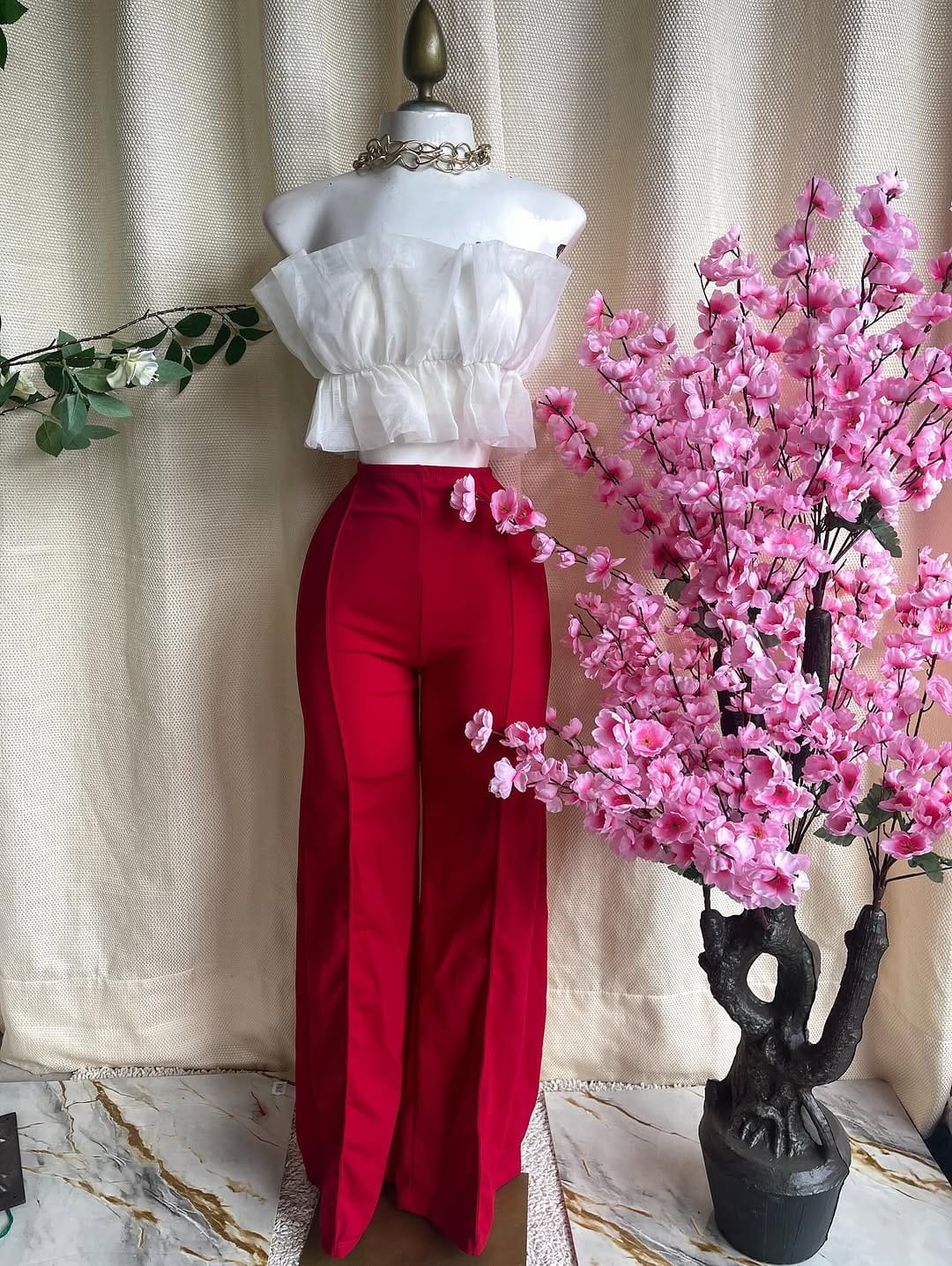 Post 9 by Leon's Fashion Store🍁 on Instagram (carousel)