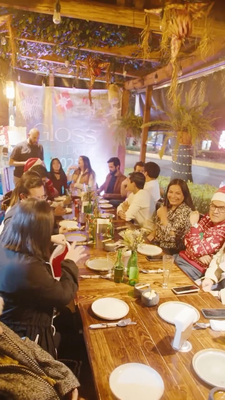 Post 9 by GLOSS DENT MÉXICO ® Carillas Dentales on Instagram (video)