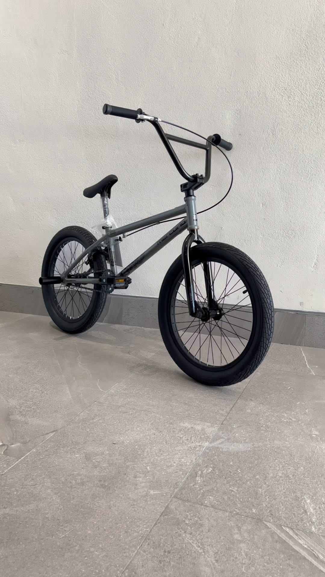 Post 8 by TheBikeHood on Instagram (video)