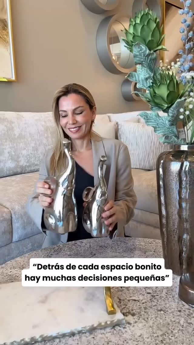Post 4 by SALAS MONTERREY•MUEBLES•SALAS•COMEDORES on Instagram (video)