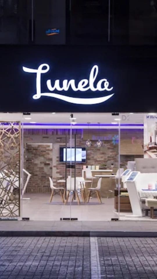 Post 2 by Lunela on Instagram (video)