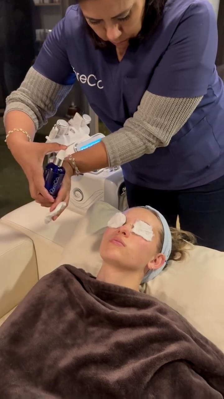 Post 2 by KäreCo  | Cuidado de la Piel on Instagram (video)