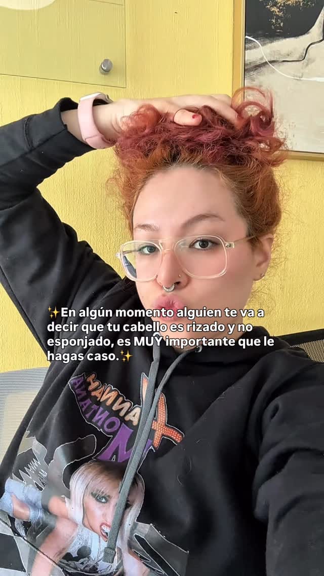Post 6 by Curly Woman México on Instagram (video)