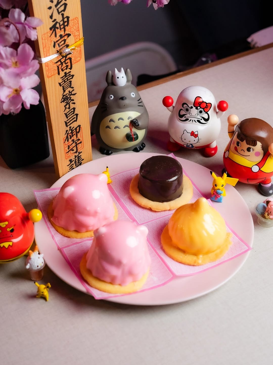 Post 10 by Momotabi on Instagram (image)