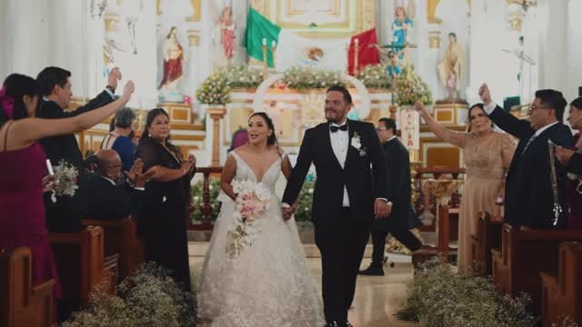 Post 6 by Rafael Couture Novias -Oficial on Instagram (video)