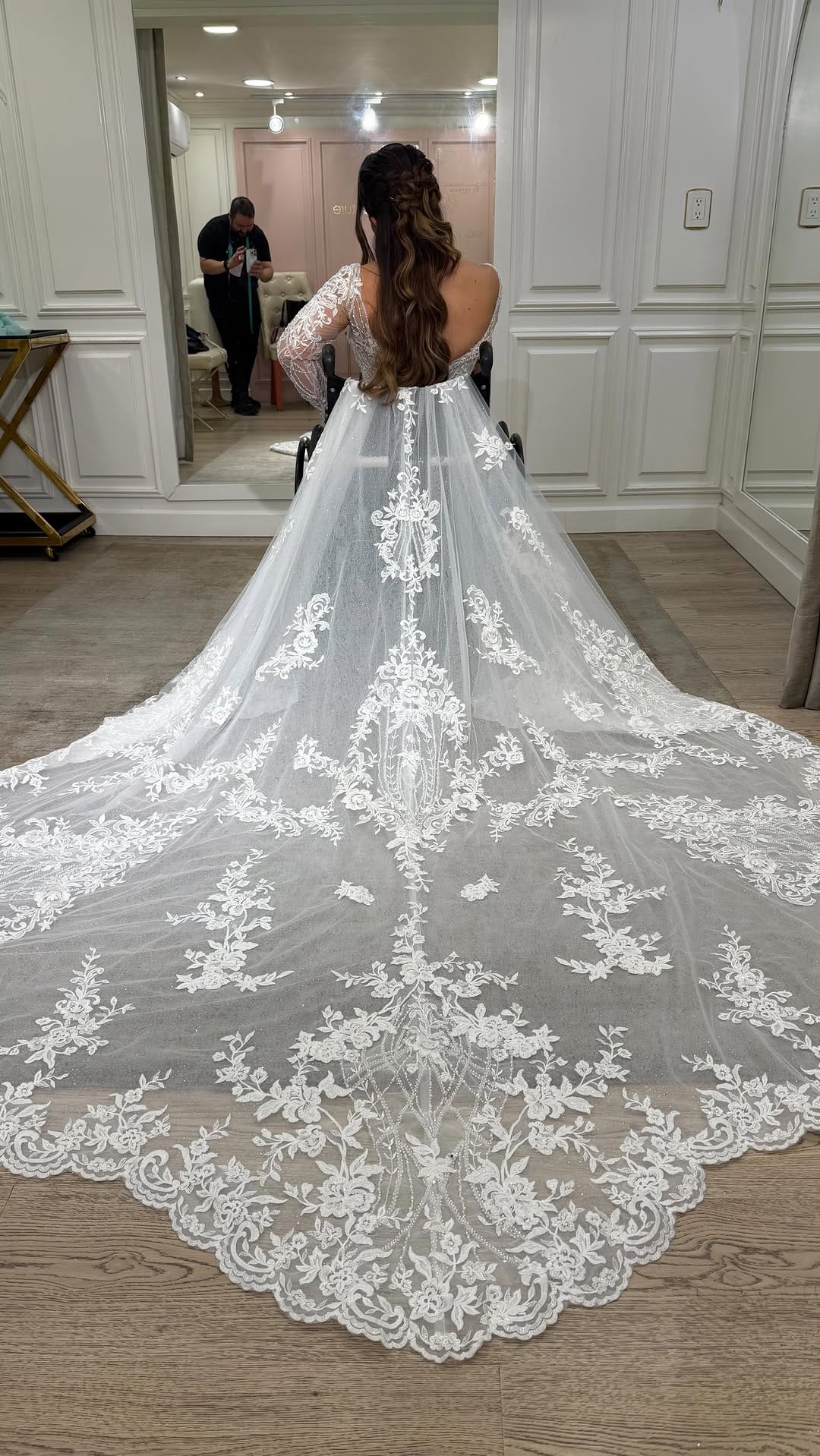 Post 2 by Rafael Couture Novias -Oficial on Instagram (video)