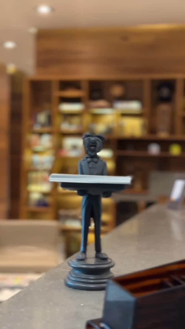 Post 8 by Homme Luxury Barbers on Instagram (video)
