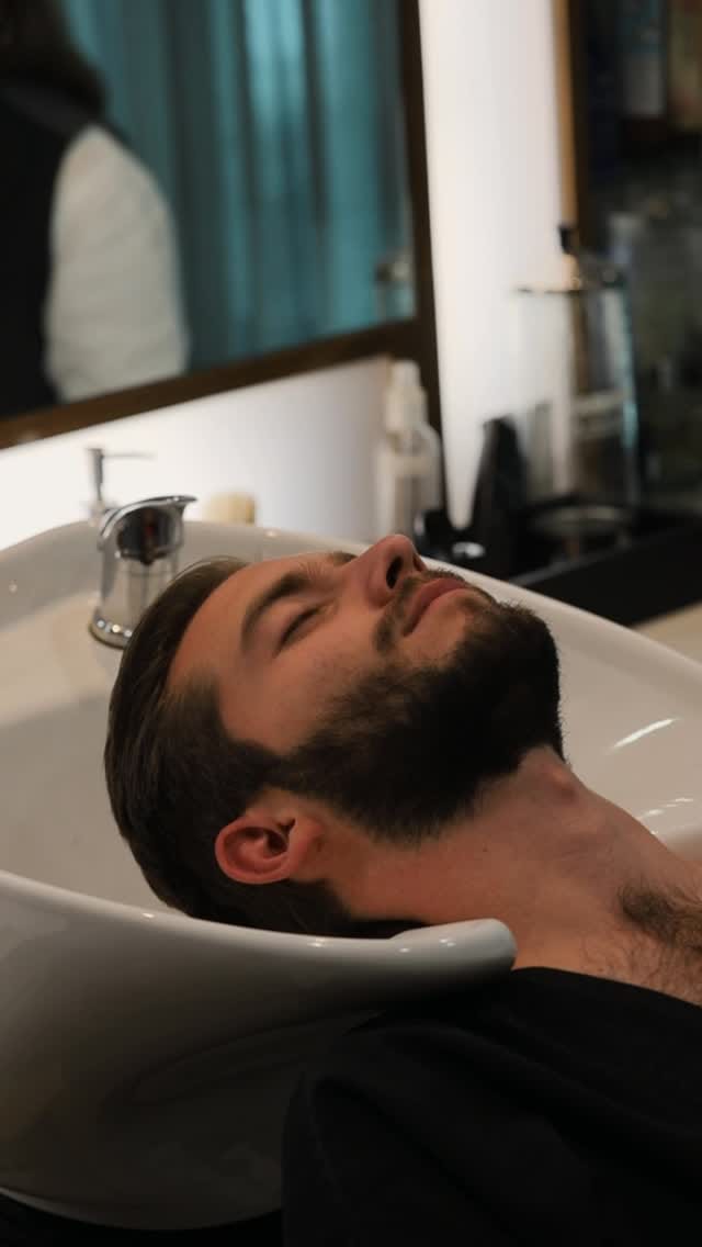 Post 6 by Homme Luxury Barbers on Instagram (video)