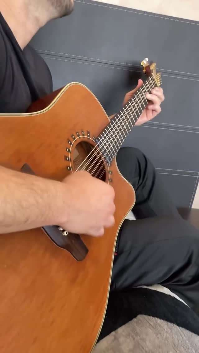 Post 5 by Guítar Sonora on Instagram (video)