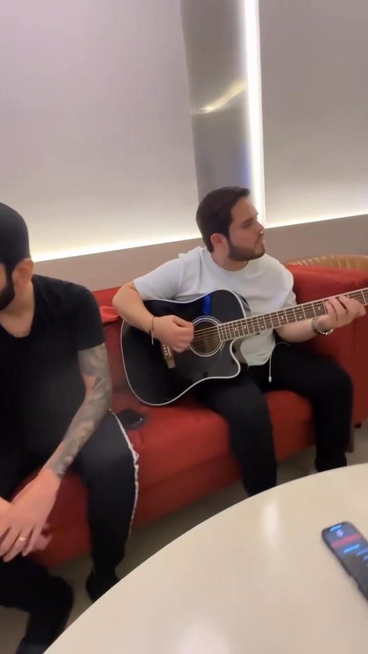 Post 3 by Guítar Sonora on Instagram (video)