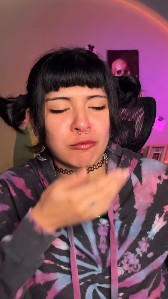 Post 1 by KIKA PIM on Instagram (video)