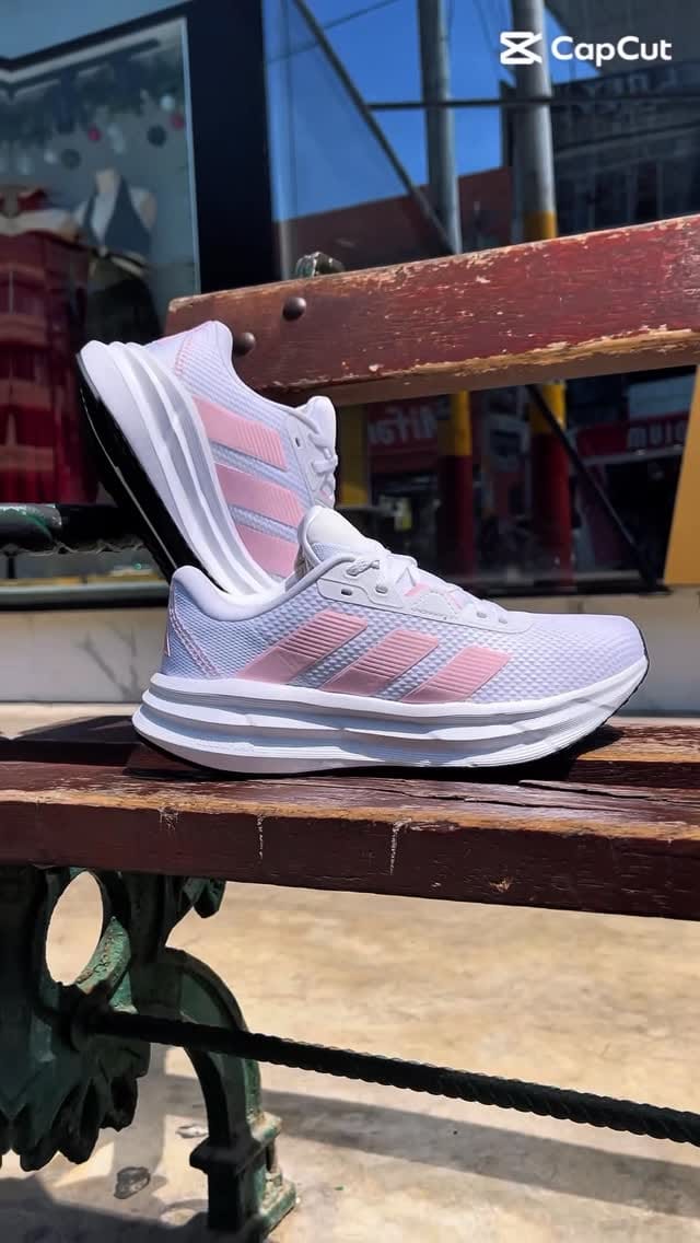 Post 9 by Tavas on Instagram (video)