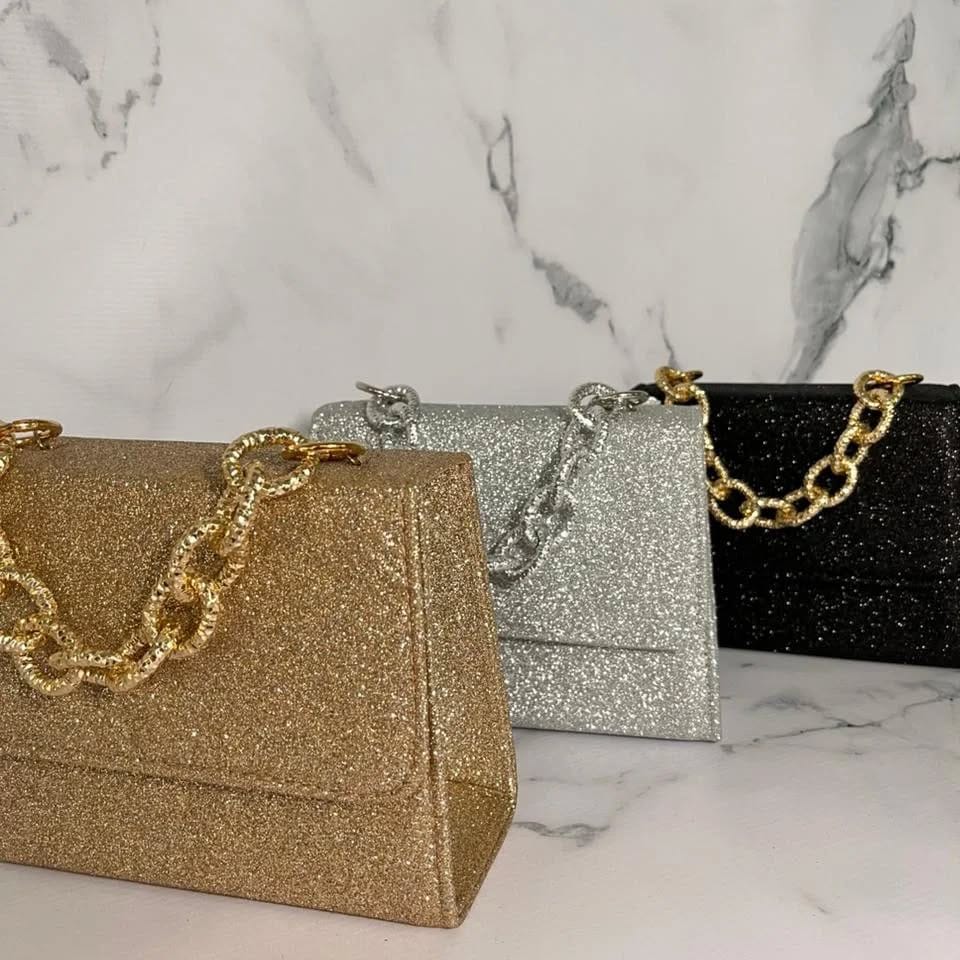 Post 4 by ACCESORIOS ✨ on Instagram (carousel)
