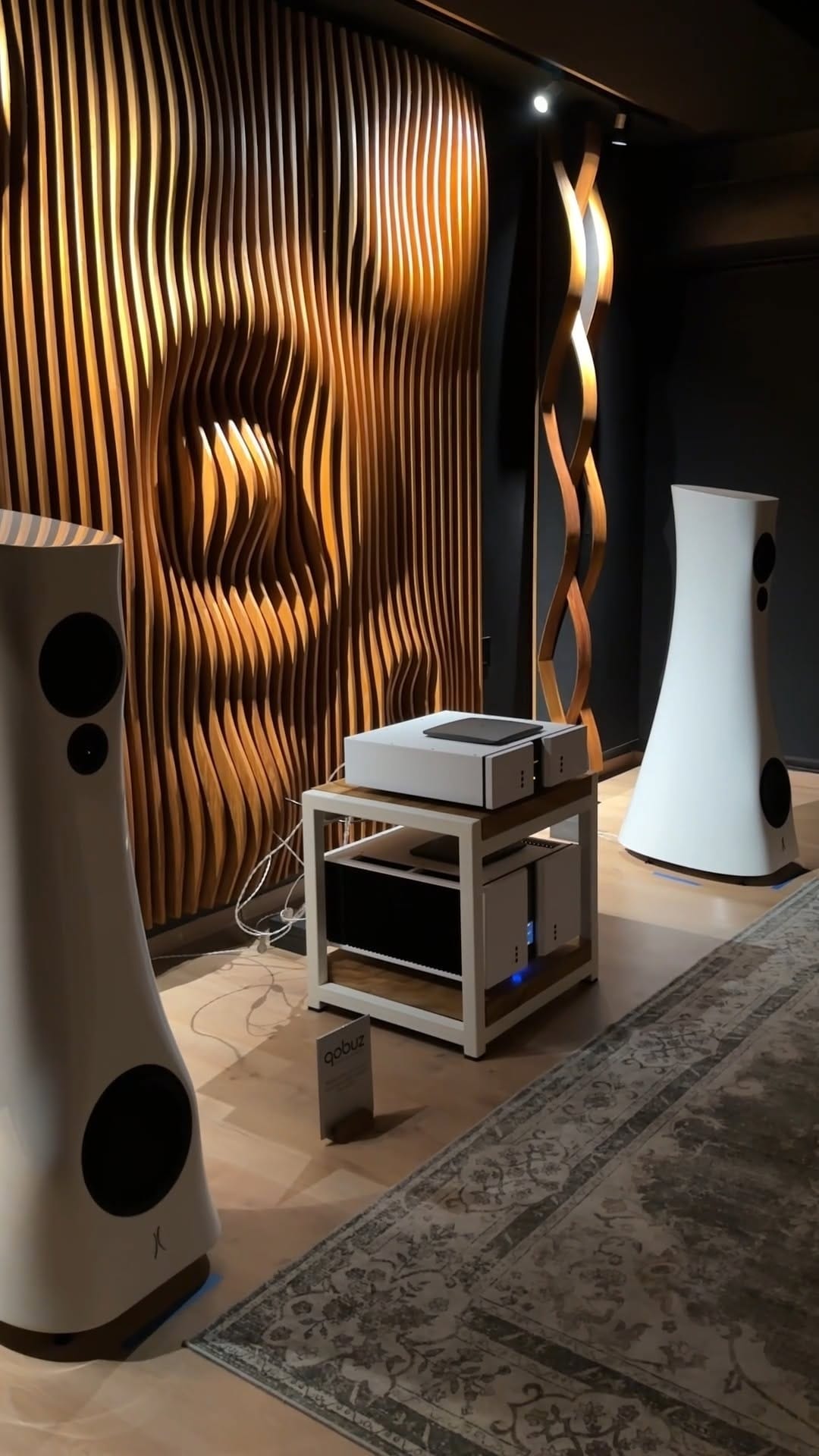 Post 7 by Especialistas en Audio HiFi y Cinema on Instagram (video)