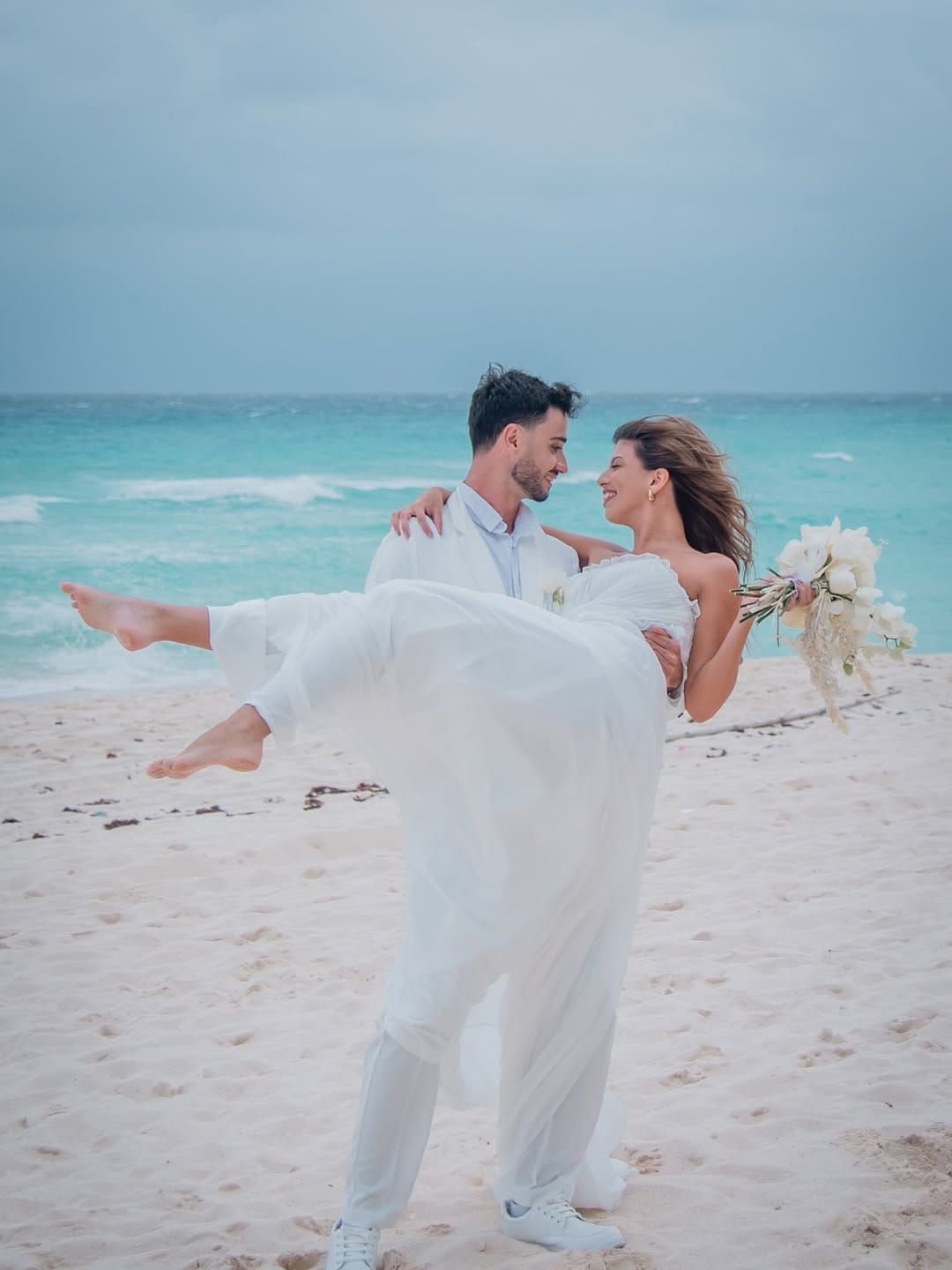 Post 1 by Makeup In Cancun by Fernanda M on Instagram (image)