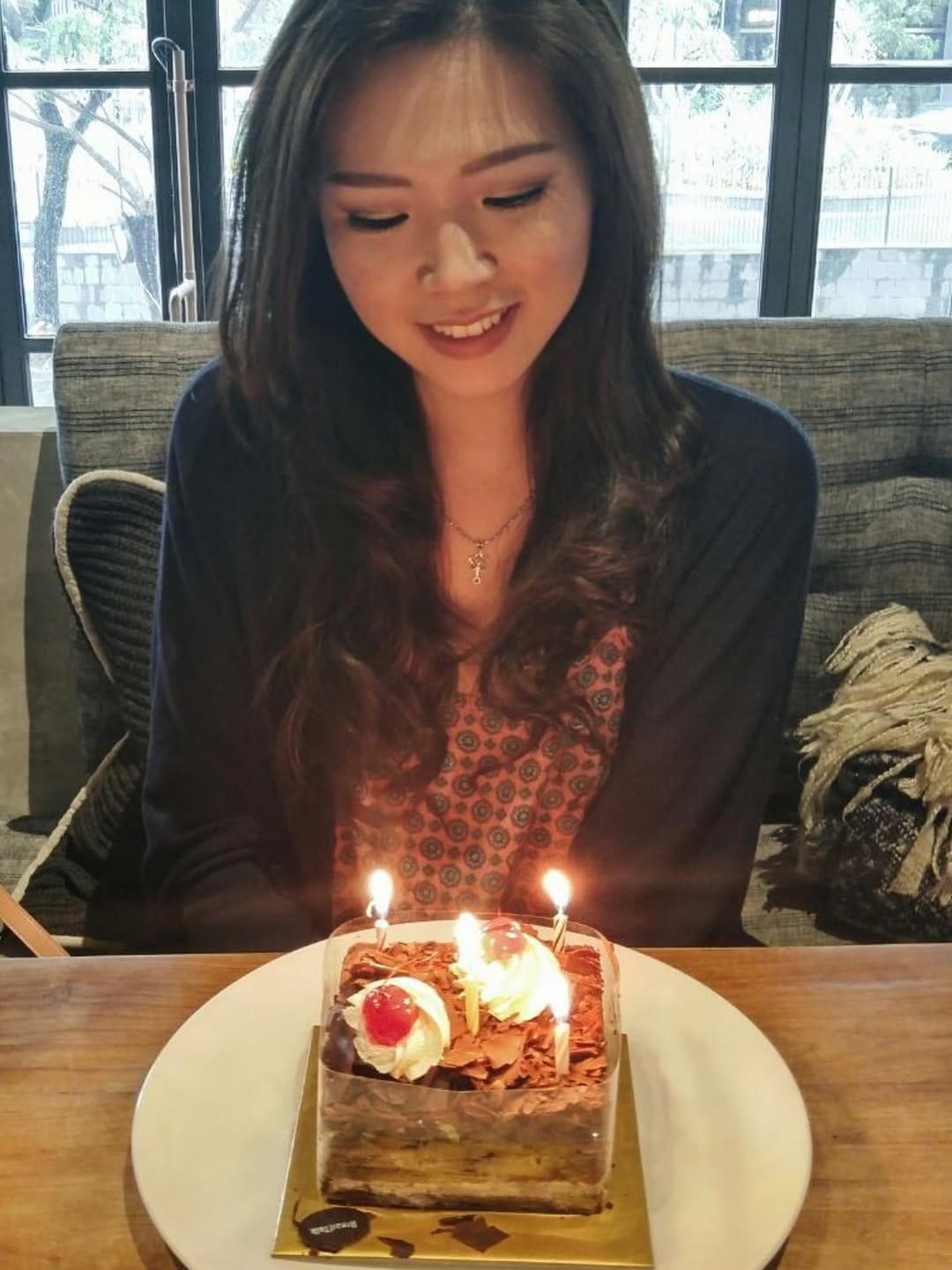 Post 2 by Leona Amalia on Instagram (carousel)