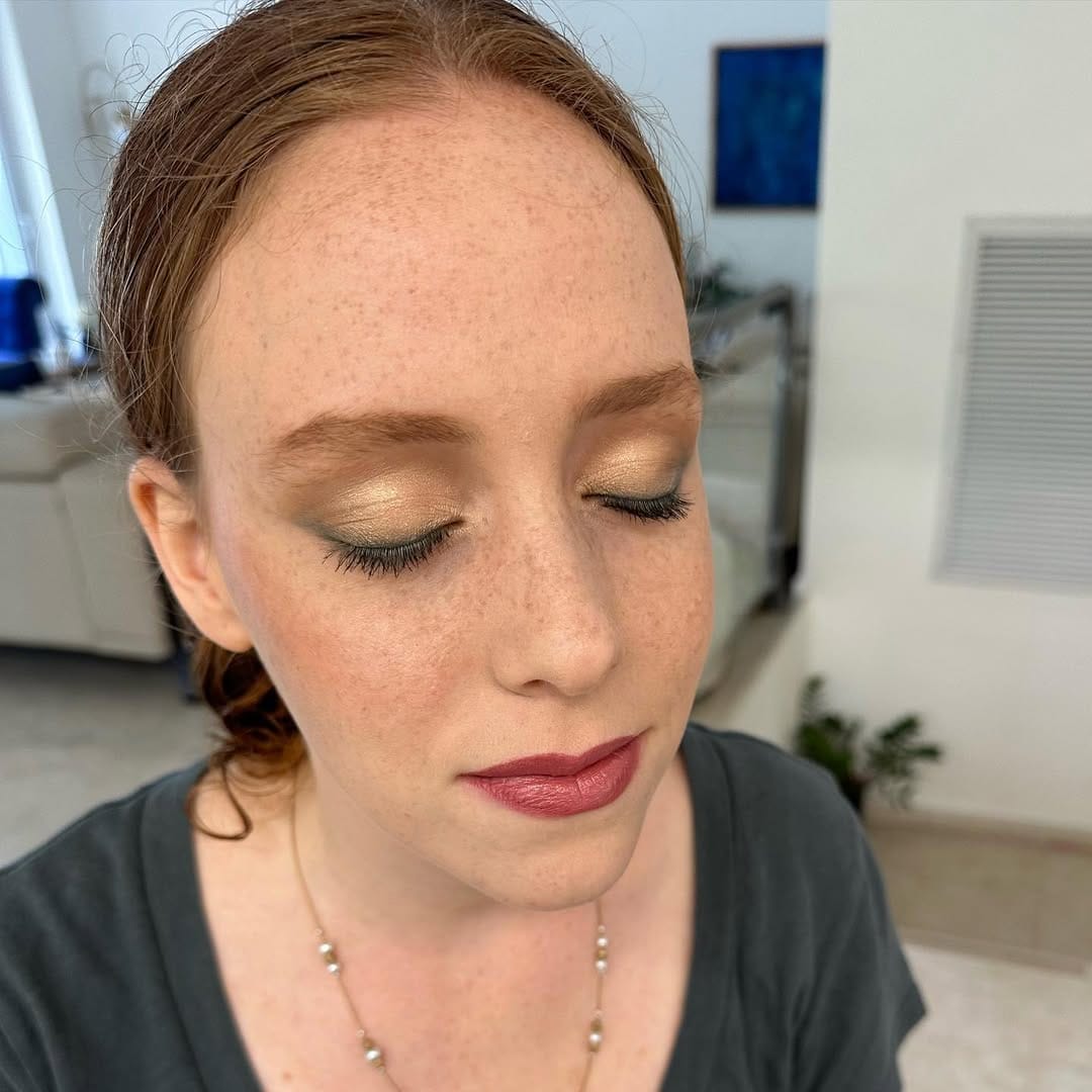 Post 7 by Sara Reisman MkUp💋💄 on Instagram (image)