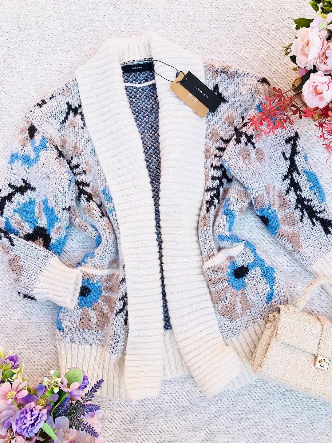 Post 8 by ATHELIER | ROPA NUEVA | VESTIDOS LARGOS on Instagram (carousel)