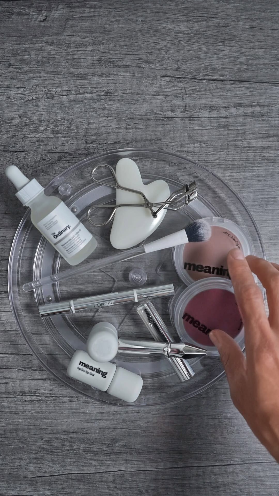Post 4 by JESUS PALENCIA BEAUTY MAKER on Instagram (video)