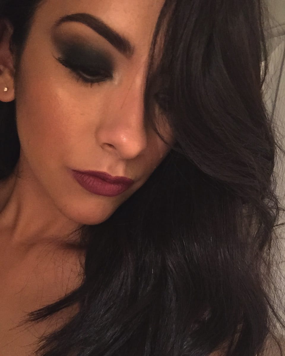 Post 1 by Lourdes Flores Makeup Artist on Instagram (carousel)