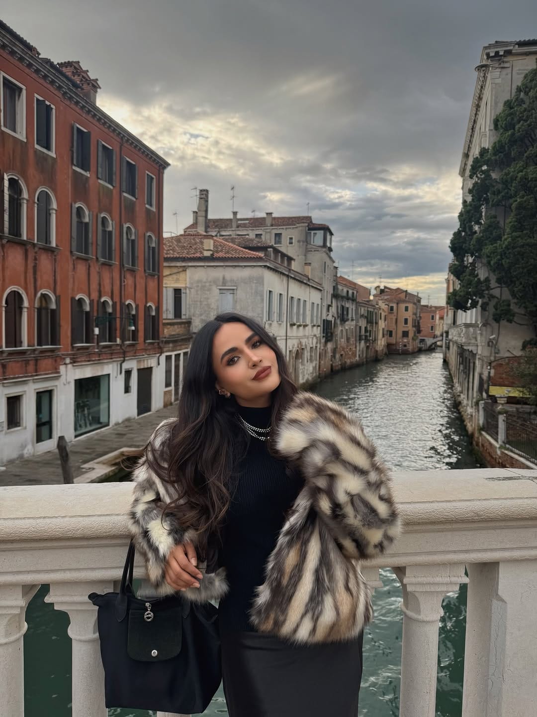 Post 4 by Antara VD on Instagram (carousel)