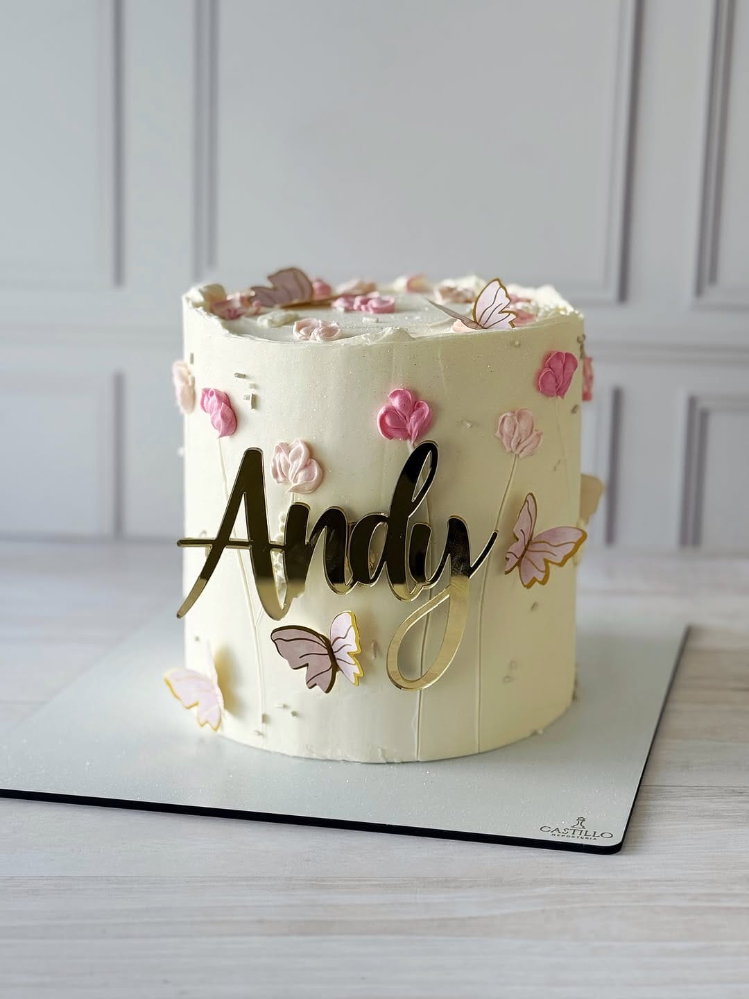 Post 8 by Castillo Repostería on Instagram (image)