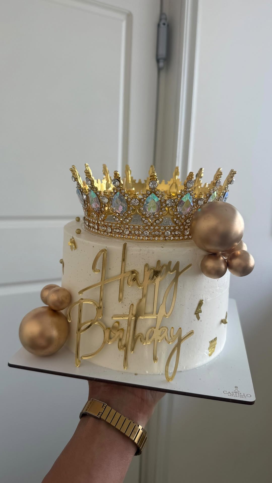 Post 1 by Castillo Repostería on Instagram (video)