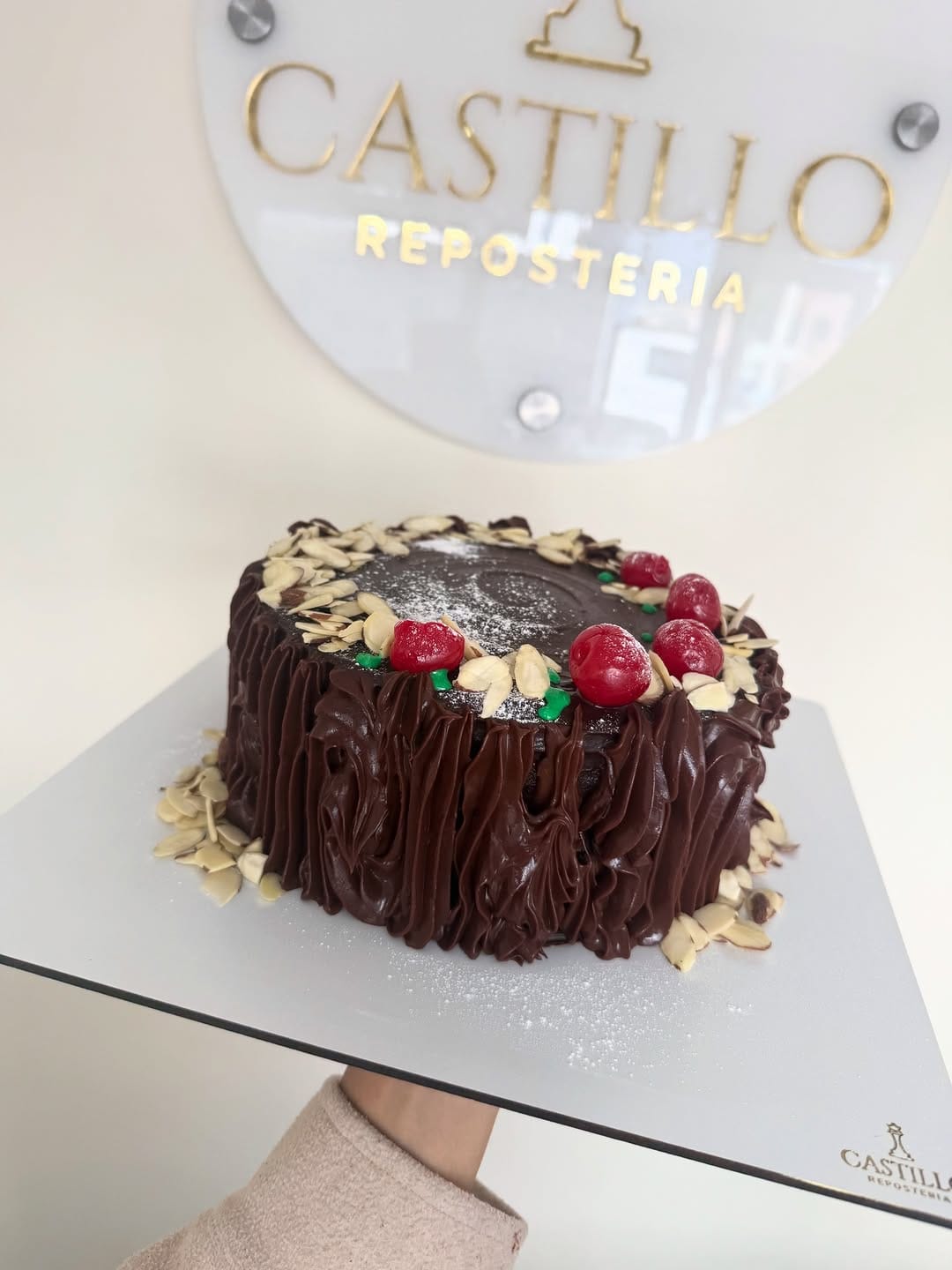 Post 5 by Castillo Repostería on Instagram (image)