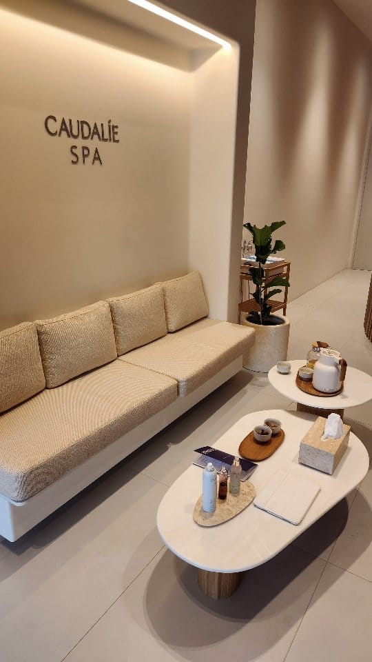 Post 1 by Cathia Rivera • Beauty Expert on Instagram (video)