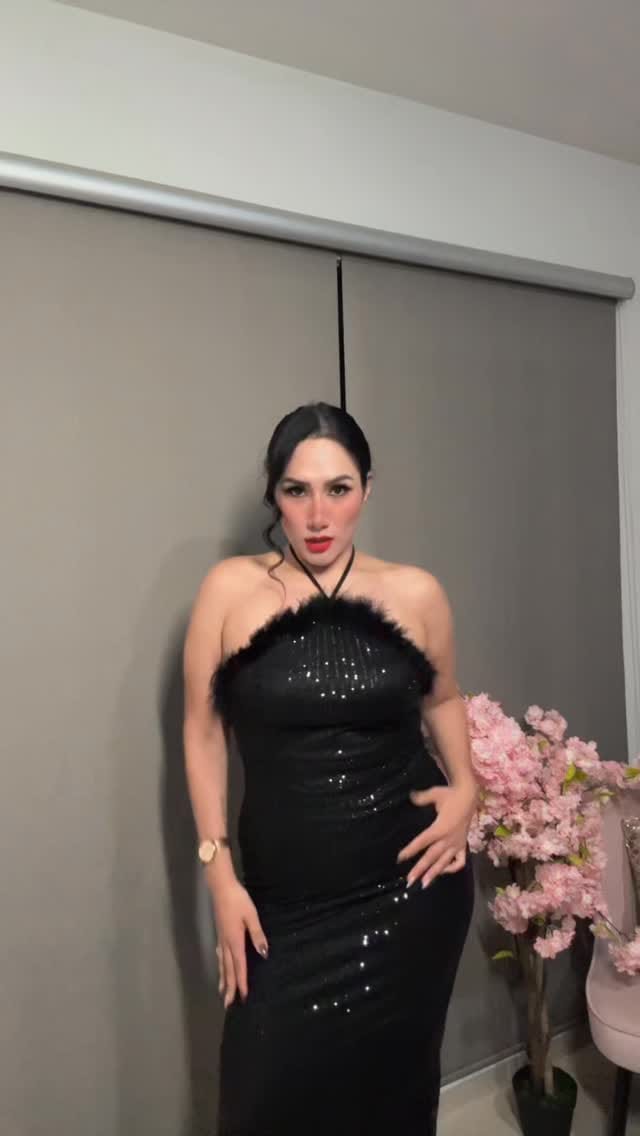 Post 10 by Lizeth Barrientos on Instagram (video)