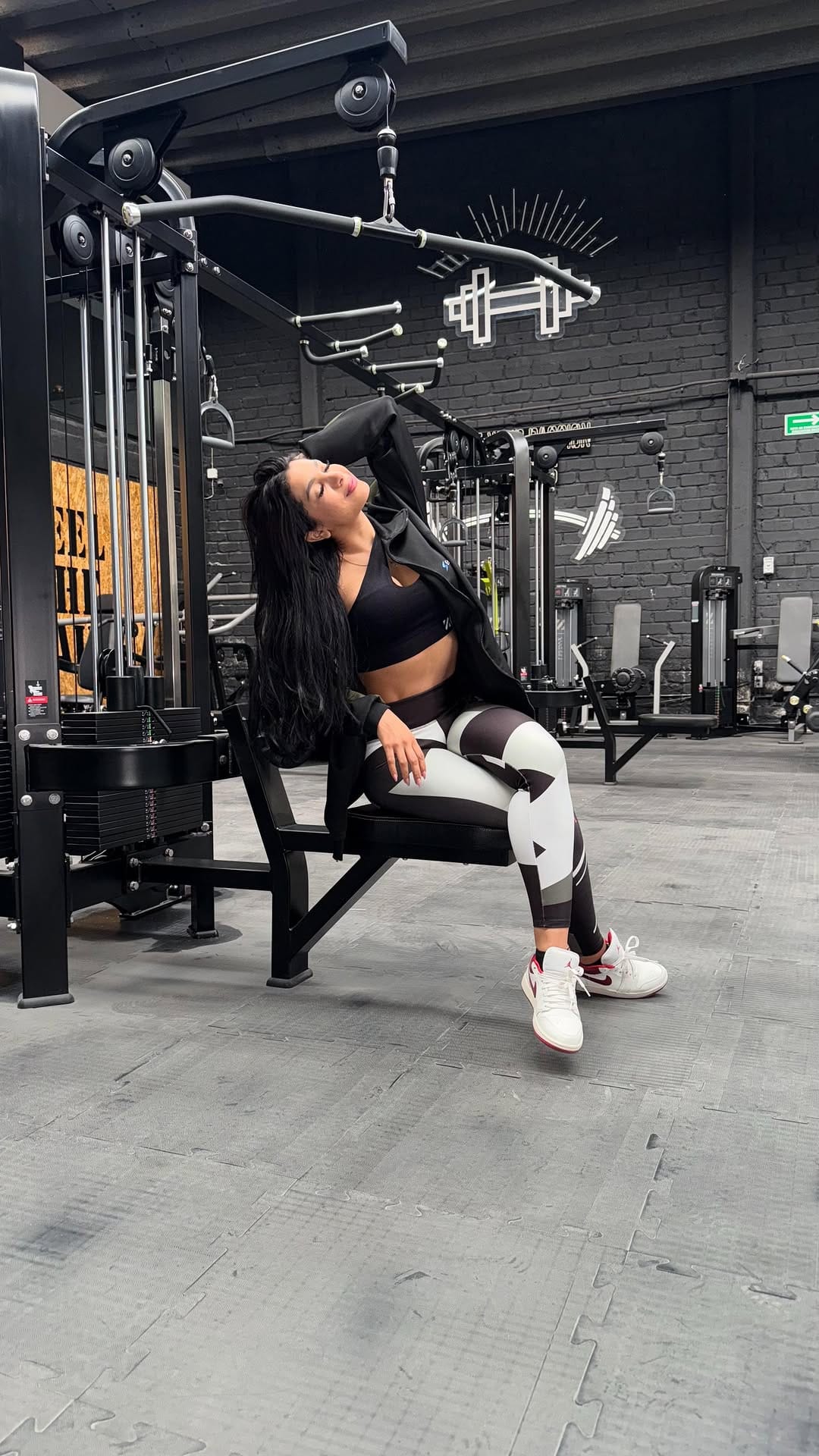 Post 6 by Nayfer Tovar • Tri-Campeona Mundial 🌎NaturalOlympia INBA on Instagram (video)