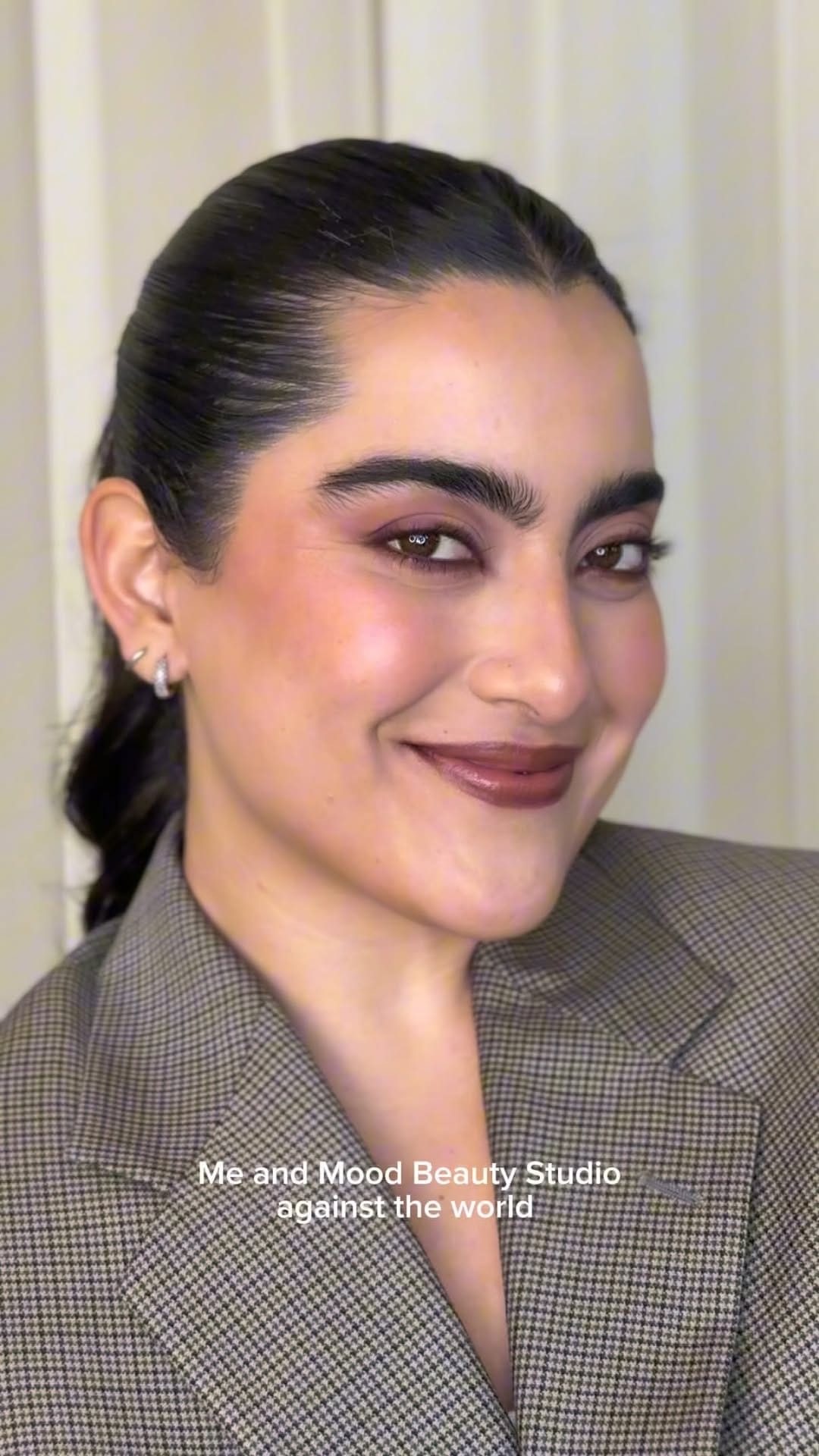 Post 1 by Aída Romero | Make-up Artist on Instagram (video)