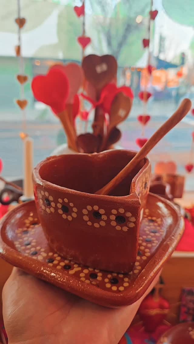 Post 3 by Artesanias ARegin on Instagram (video)