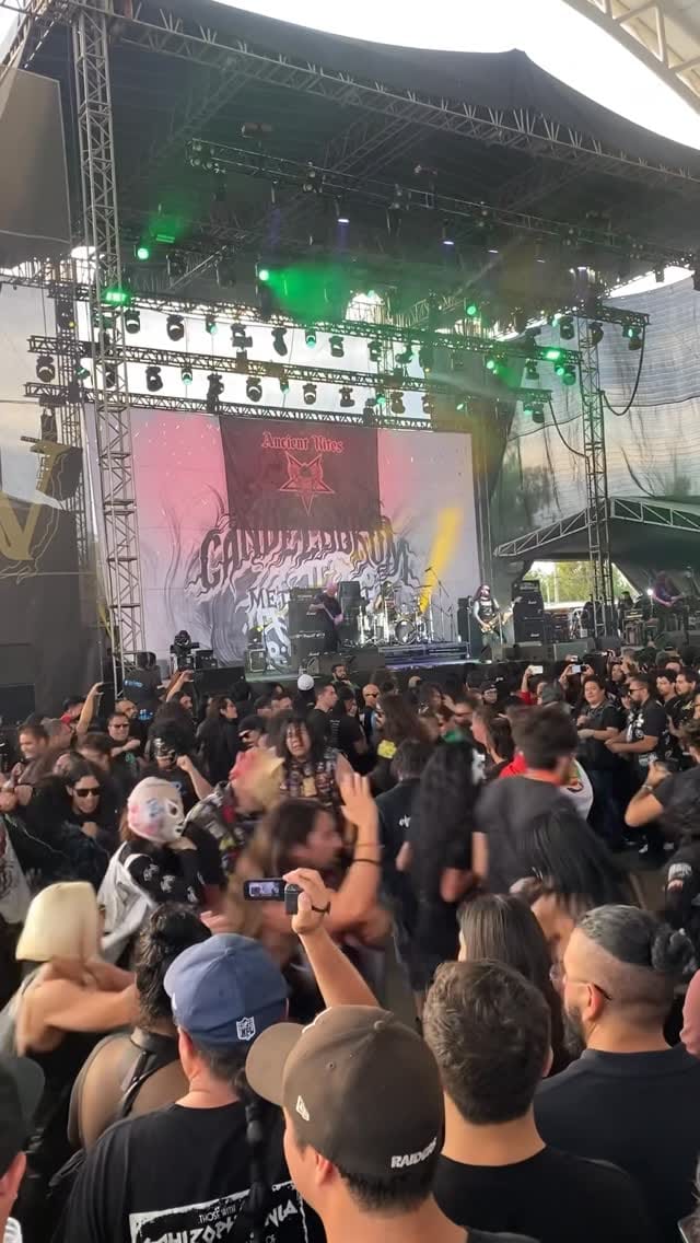 Post 9 by Cinthia Victoria on Instagram (video)