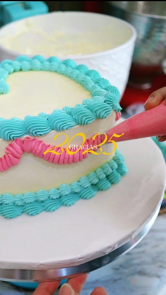 Post 2 by Mina's Bakery | Galletas Decoradas Puebla on Instagram (video)