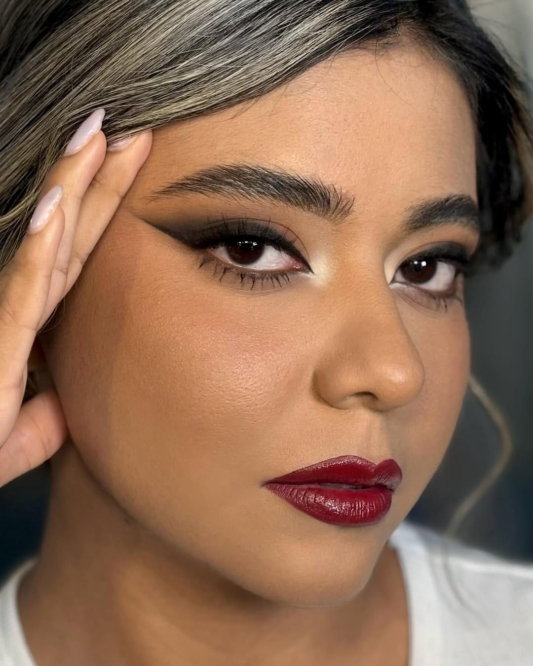 Post 9 by Rebe Villarreal - Makeup Artist 🪄 Maquillista on Instagram (carousel)