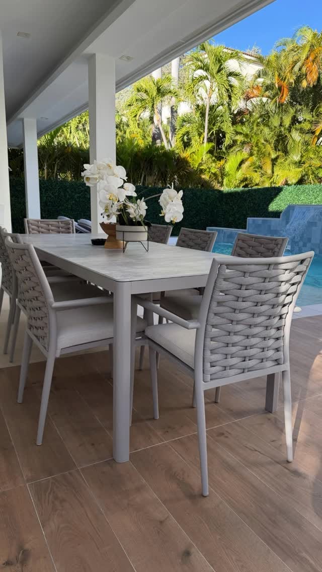 Post 3 by Modo Furniture on Instagram (video)