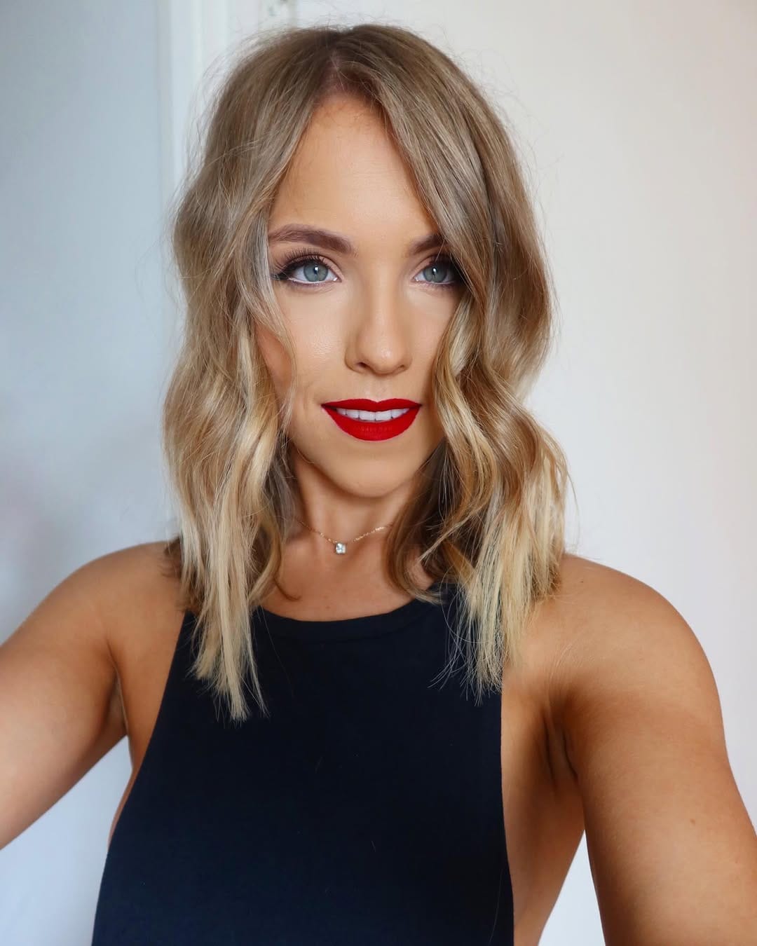 Post 10 by SYDNEY HAIR AND MAKEUP on Instagram (carousel)